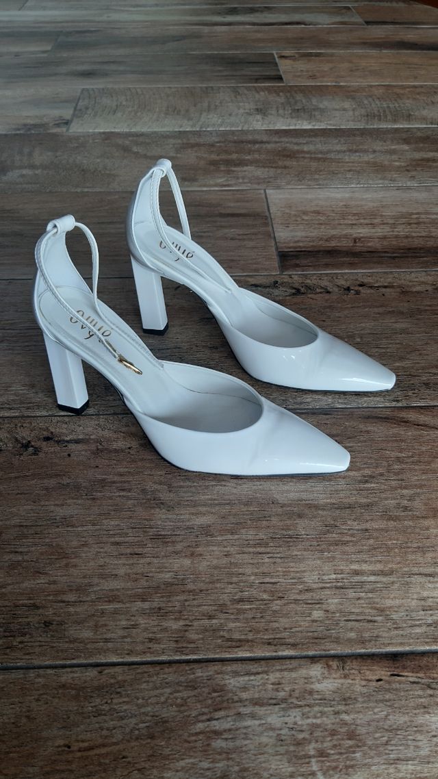 Scarpe bianche con tacco Ovye' by Cristina Lucchi