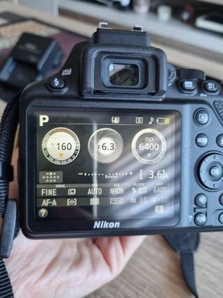 Cámara Nikon D3500 en perfecto estado