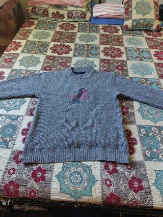 Jersey gris con detalle de plumas para hombre