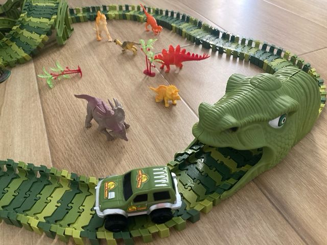 Scalextric de dinosaurios. Dinosaur Track Toys