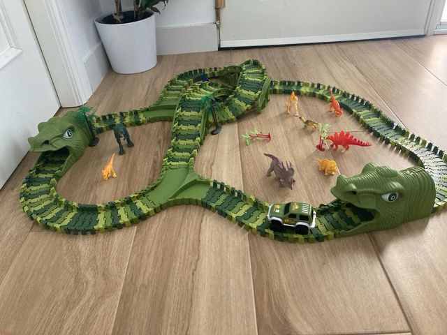 Scalextric de dinosaurios. Dinosaur Track Toys
