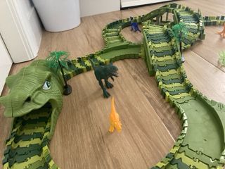 Scalextric de dinosaurios. Dinosaur Track Toys
