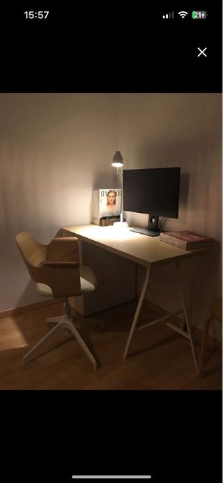 Escritorio IKEA madera y metal