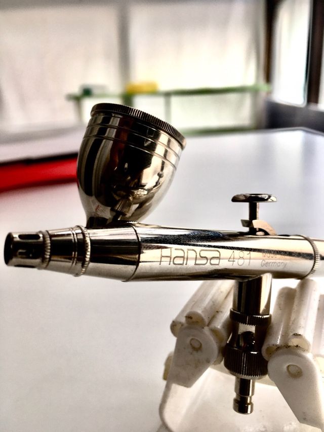 Aerógrafo Hansa con accesorios