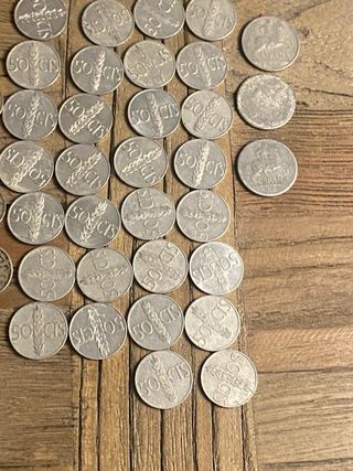 30 Monedas 50 cts, 14 Reales y 3 Perras