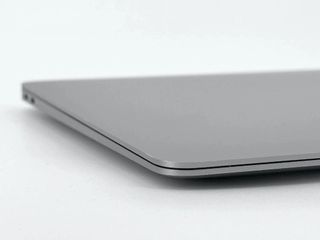 MacBook Air 13" (2018) Intel Core i5 1.6GHz 2 núcleos - SSD 128GB - RAM 8GB - Gris Espacial