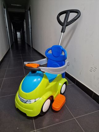 Triciclo infantil con empujador