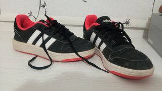 Zapatillas Adidas Negras y Rojas Talla 37