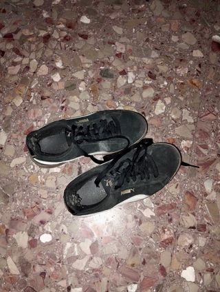 Zapatillas Puma Negras y Blancas