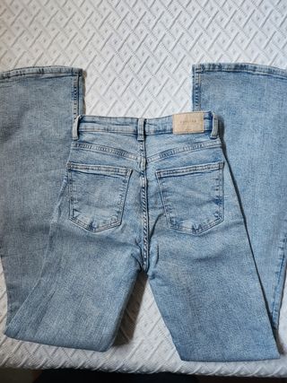 Jeans Bershka a zampa taglia 38