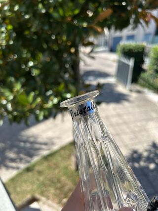 Coppia di ampolle vintage in cristallo decorato