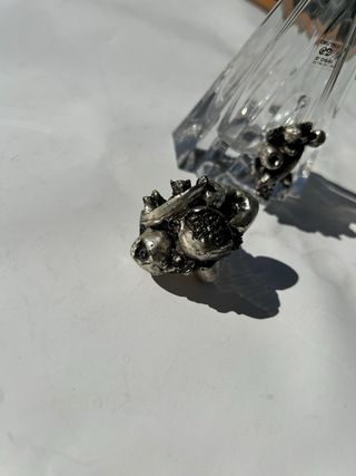 Coppia di ampolle vintage in cristallo decorato