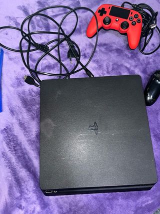 PS4 (PlayStation 4) con 2 mandos
