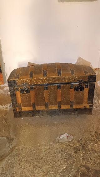 Baúl antiguo para restaurar
Recoger bustarviejo