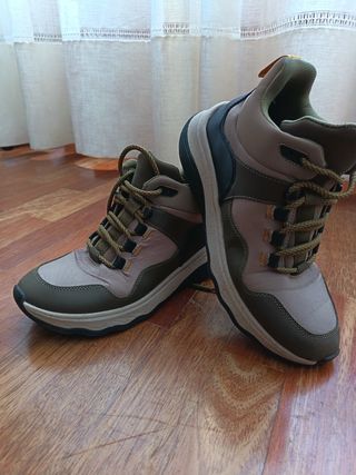 Botas Clarks Beige y Verde