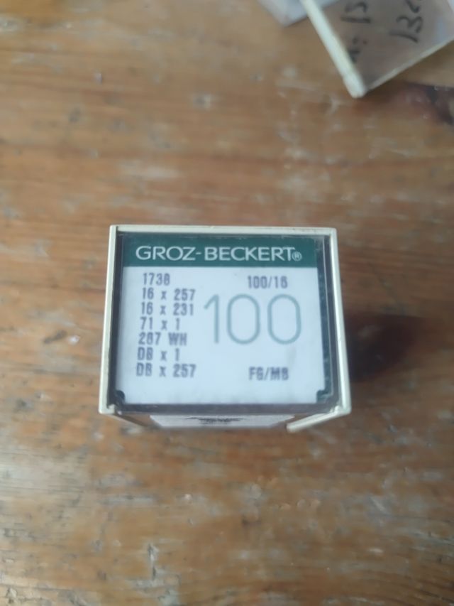 Agujas Groz-Beckert punta bola