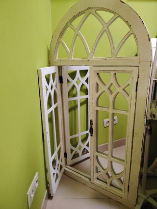 Ventana vintage decorativa