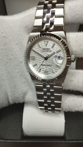 Reloj Seiko Mod Land-Dweller Flat Jubilee Blanco