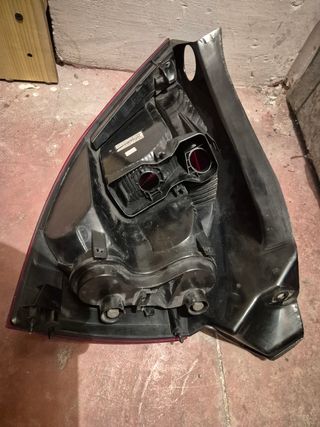 PILOTO TRASERO IZQUIERDO RENAULT MEGANE II