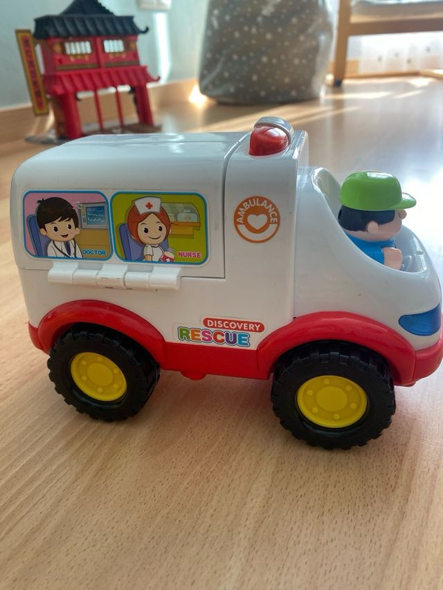Ambulancia de juguete con accesorios