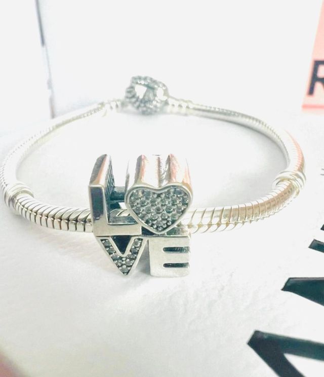 Pandora Charm LOVE Corazón con Circonitas