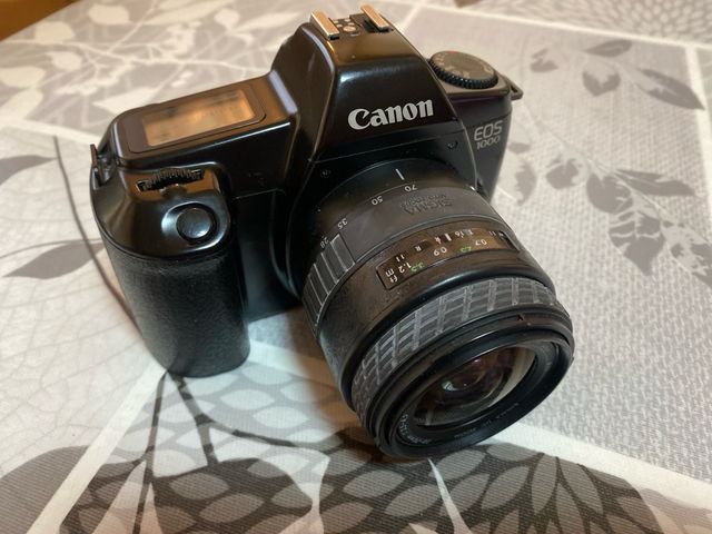 Canon EOS 1000 Cámara Analógica Negra