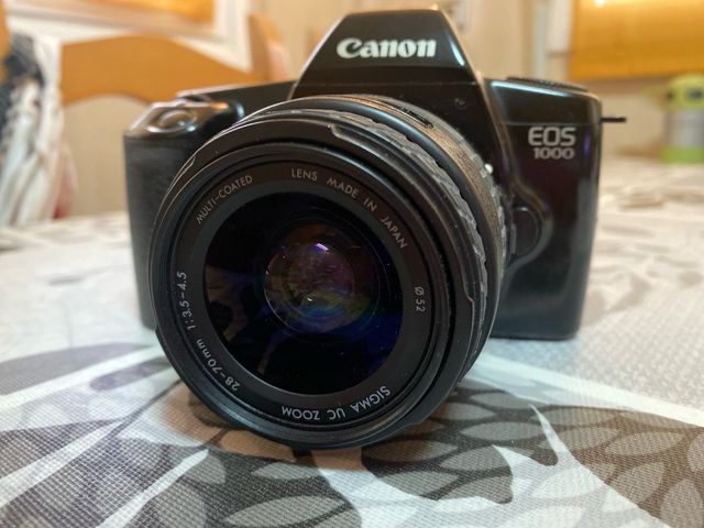 Canon EOS 1000 Cámara Analógica Negra