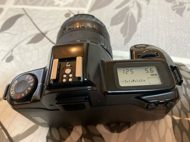 Canon EOS 1000 Cámara Analógica Negra