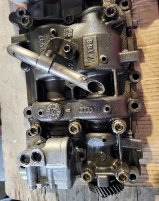 Pompa olio Audi Q5 CGL 2011 Leggere descrizione