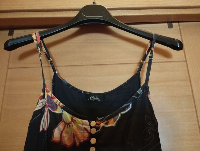 Vestido de tirantes estampado. 