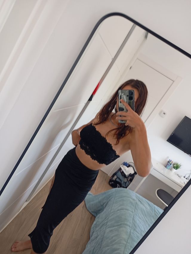 Falda larga negra con abertura y aro