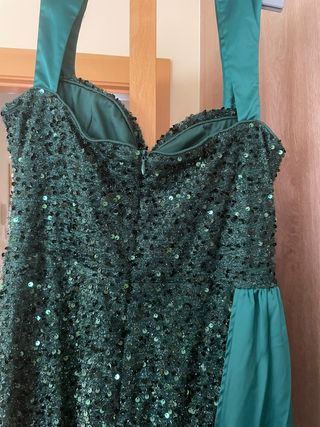 Vestido de fiesta verde con lentejuelas