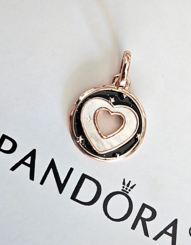 Pandora Charm Corazón Dorado y Negro