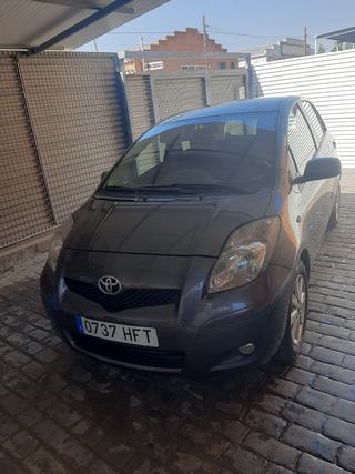 Toyota Yaris 2011