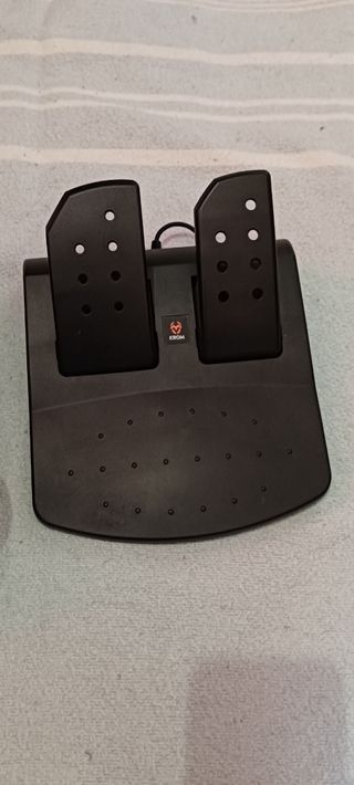 Volante y Pedales Krom K-Wheel