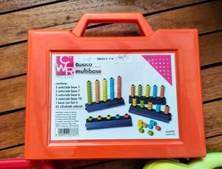 Set 3 valigette: abaco, blocchi logici, Regoli