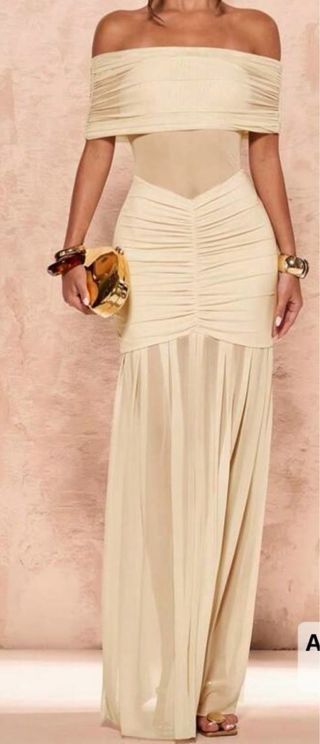 Vestido largo beige invitada boda