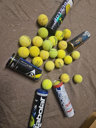 Pelotas de tenis Dunlop y Babolat