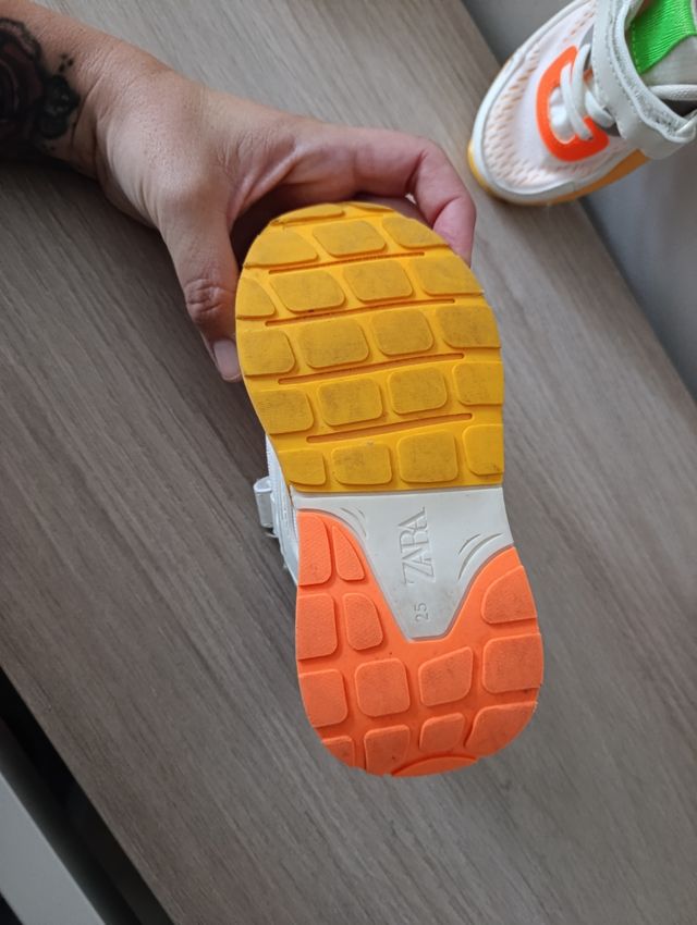 Zapatillas Zara niño T25