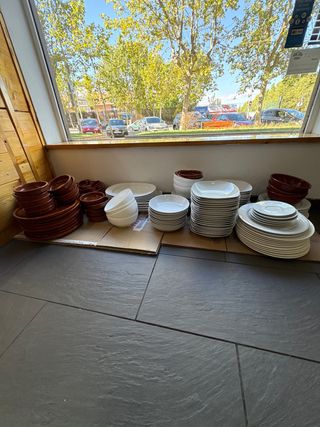 Platos de cerámica blancos