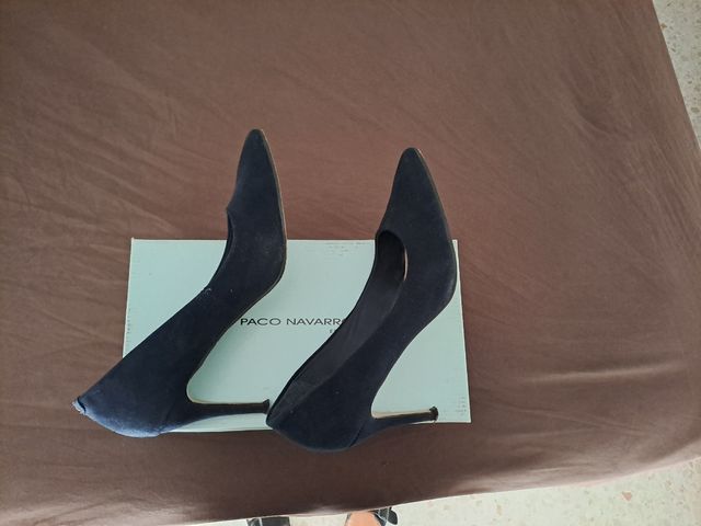 Zapatos de tacón azul marino
