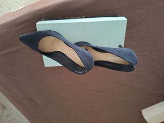 Zapatos de tacón azul marino