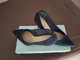Zapatos de tacón azul marino