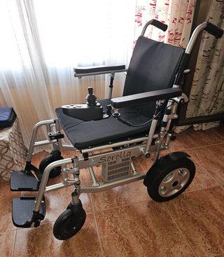 Silla de ruedas eléctrica plegable