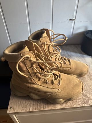 Botas Yeezy Talla 43.5 Beige
