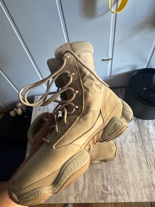 Botas Yeezy Talla 43.5 Beige