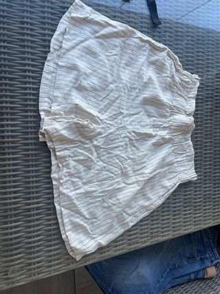 Pantalón corto cómodo a rayas