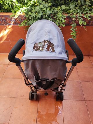 Carrito de paraguas McLaren gris y rojo