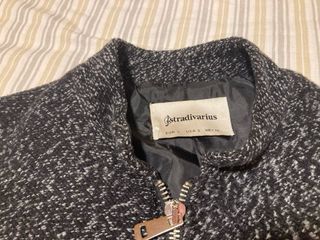 Abrigo Stradivarius gris