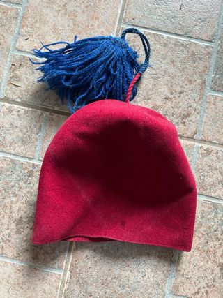 Berretto Militare Rosso con Fiocchi